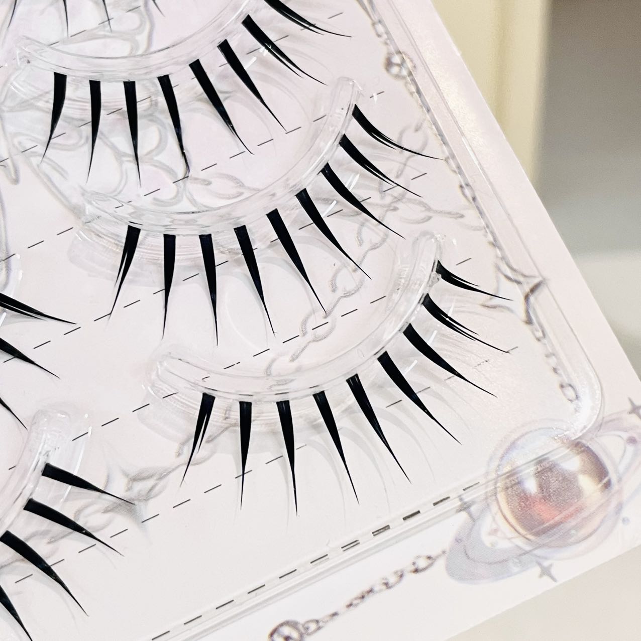 Doudoutian Wet-Look Spiky Full – Anime Cosplay Lashes Bewertung und Preis